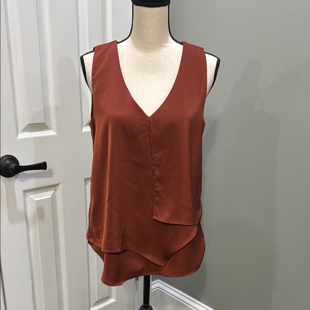 Gilli Rust V-Neck Tank Top
